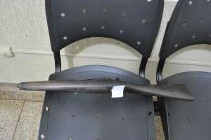 Em Dourados, adolescente de 17 anos &eacute; flagrada com fuzil em &ocirc;nibus de viagem