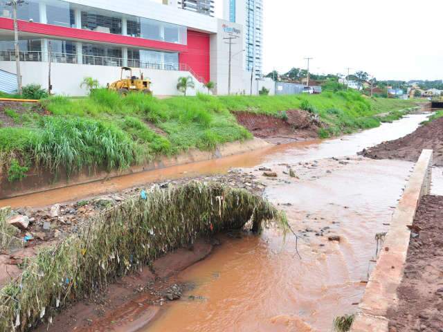  &quot;Vacinado&quot; com a chuva, Trad garante trabalho para recuperar preju&iacute;zos
