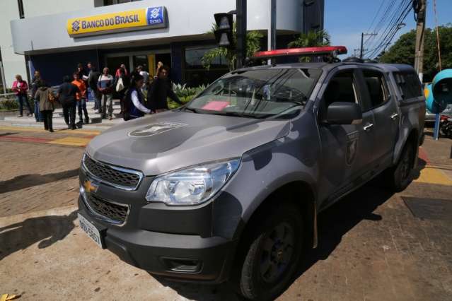 Ap&oacute;s 4h paralisados, servi&ccedil;os s&atilde;o retomados parcialmente em banco