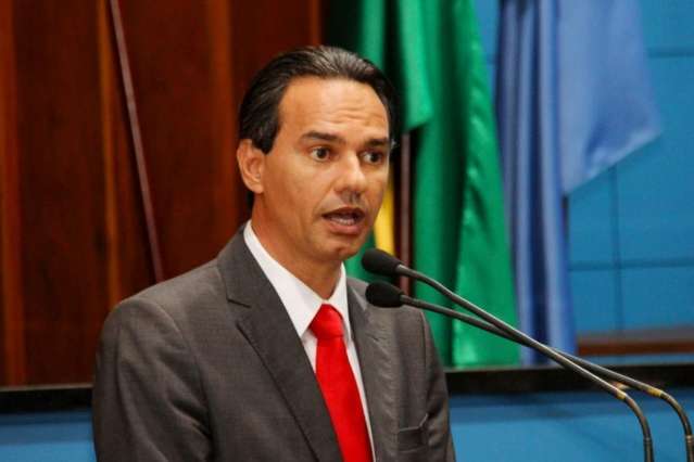 Marquinhos Trad entrega ren&uacute;ncia e Assembleia convoca suplente