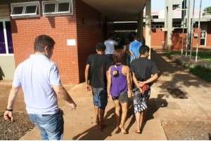 Pol&iacute;cia prende quadrilha formada por adolescentes e comandada por mulher