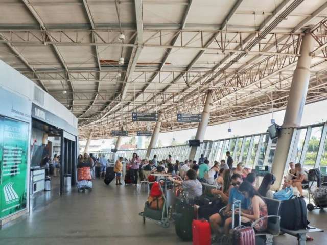 Procon autua 2 empresas por n&atilde;o reservar vagas a idosos em &ocirc;nibus