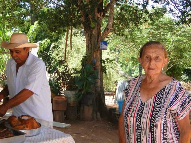 Ap&oacute;s 48 horas, Idosa de 86 anos com fratura na bacia consegue vaga em hospital 