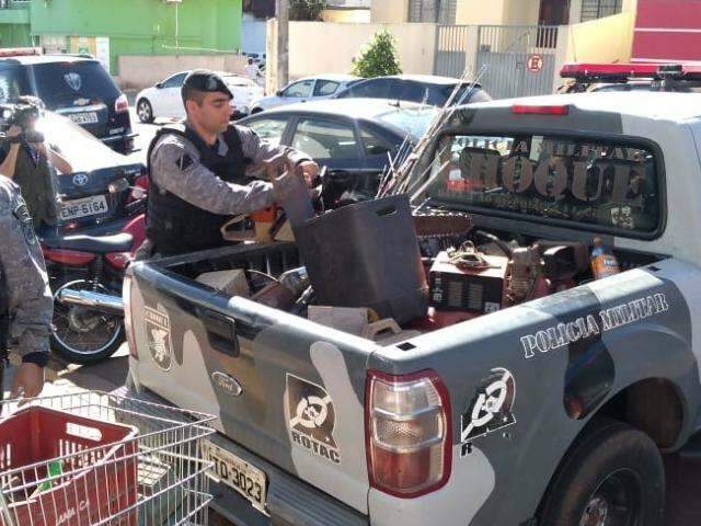 Em hot&eacute;is, pol&iacute;cia apreende objetos que s&atilde;o moedas de troca por drogas