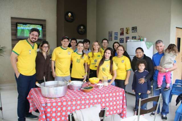 Torcida aposta em vinho chileno para espantar frio e advers&aacute;rio 
