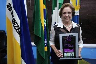 Contabilista Gedália Ferreira de Ávila ganhou prêmio Marta Guarani (Foto: Thiago Morais)