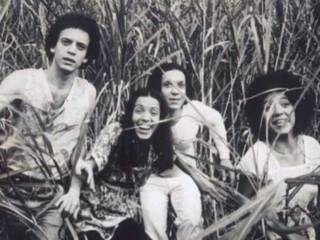 Celito, Tetê, Geraldo e Alzira em foto da década de 70. Espíndolas se apresentam com show &quot;Tetê e o Lírio Selvagem&quot;. 
