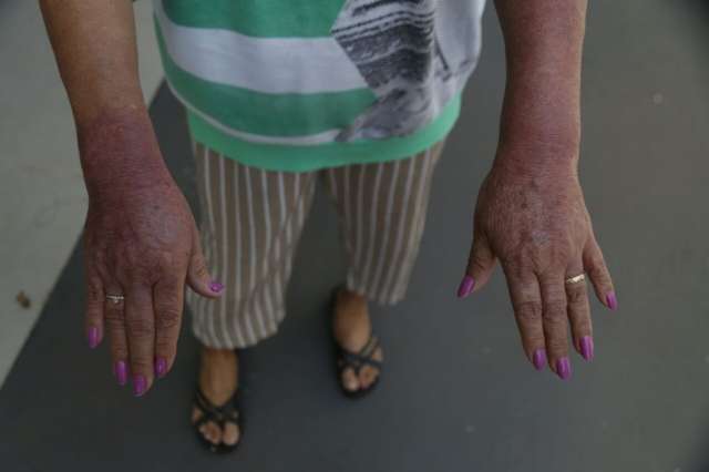 Mulher sequestrada ao lado da filha diz que acordou com uma faca no pesco&ccedil;o