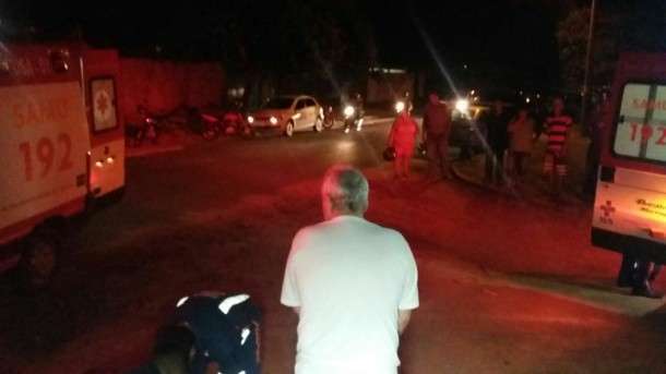 Tr&ecirc;s pessoas, entre elas uma crian&ccedil;a, s&atilde;o atropeladas e motorista foge