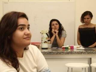 As alunas que ajudaram a idealizar a oficina: Gabriela, Marjana e Vivian. (Fotos: Marcos Ermínio)