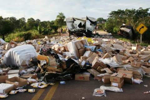  Acidente com duas mortes interdita rodovia entre Coxim e Rio Verde