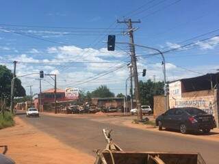 Semáforos foram instalados e devem iniciar começar a funcionar na semana que vem (Foto: Liniker Ribeiro)