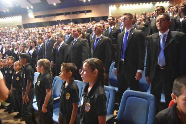Governo refor&ccedil;a quadro da  Pol&iacute;cia Civil com a posse de 190 novos concursados