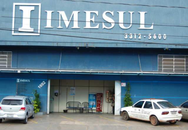  Pol&iacute;cia suspeita do envolvimento de funcion&aacute;rios em roubo a cofre de empresa