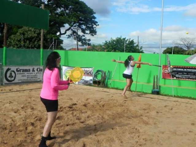 Torneio Rei e Rainha abre calend&aacute;rio do beach tennis em MS