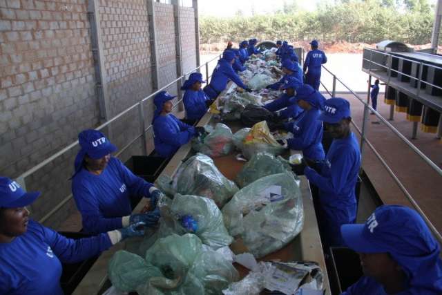 Funsat vai capacitar 400 catadores para trabalhar em usina de triagem