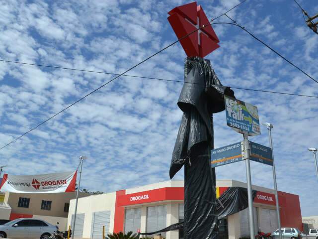 Entrada de redes nacionais d&aacute; chacoalh&atilde;o no mercado de farm&aacute;cias 