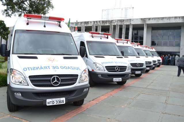 Juizado de Tr&acirc;nsito recebe seis vans com rastreadores e duas v&atilde;o para o interior