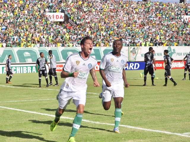 Palmeiras marca 2 seguidos e vira placar contra o Cear&aacute;