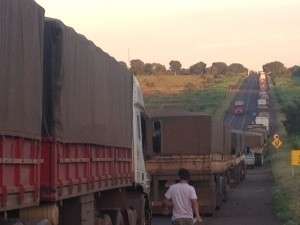 Ap&oacute;s 9 horas de bloqueio, integrantes do MST liberam rodovias