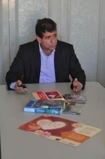 Secretário Athayde Nery em visita hoje ao Campo Grande News. (Foto: Marcelo Calazans)