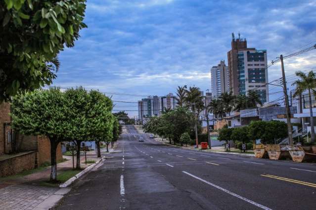 Quarta-feira com tempo nublado, máxima de 34ºC e chuvas em áreas isoladas de MS