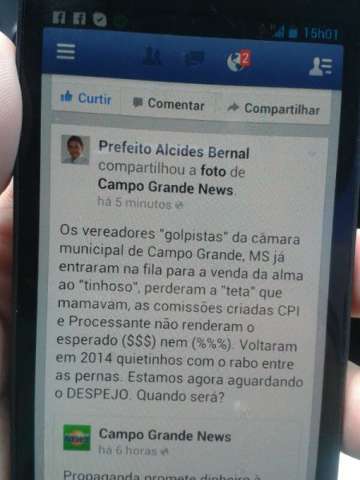 Vaidoso, prefeito quer esconder a careca