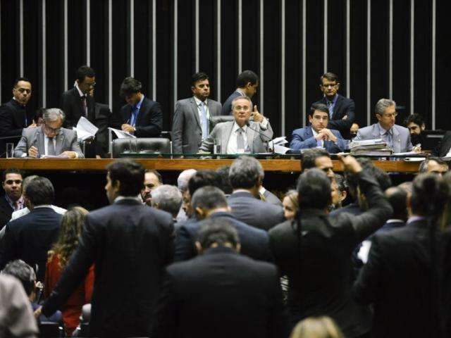 Em sess&atilde;o de 17h, Congresso autoriza d&eacute;ficit de R$ 170 milh&otilde;es ao Governo