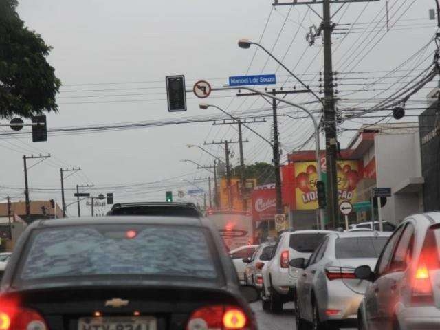 Licenciamento de ve&iacute;culos com placa final 1 e 2 deve ser pago at&eacute; ter&ccedil;a-feira