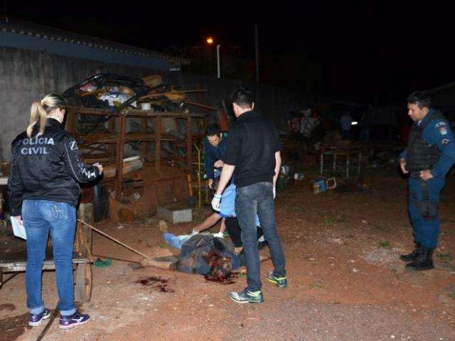 Dois homens s&atilde;o executados a tiros no in&iacute;cio da noite na fronteira