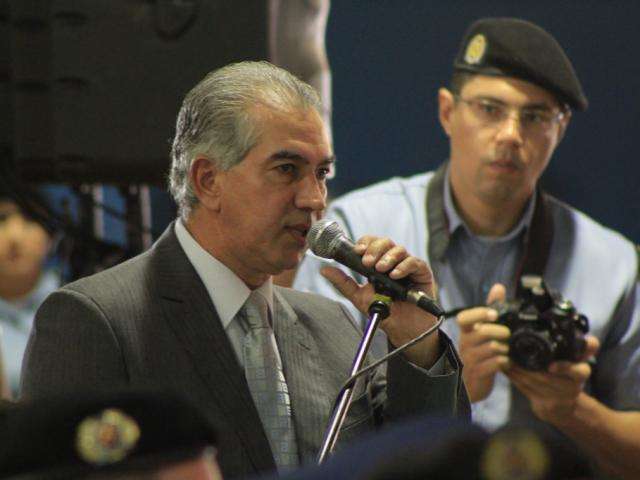 &ldquo;N&atilde;o investimos apenas em armas&rdquo;, diz Reinaldo durante formatura de cabos da PM