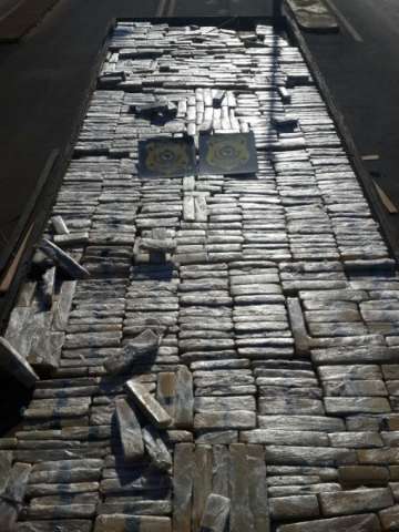 Caminhoneiro &eacute; preso transportando 1 tonelada de maconha e R$ 2 mil