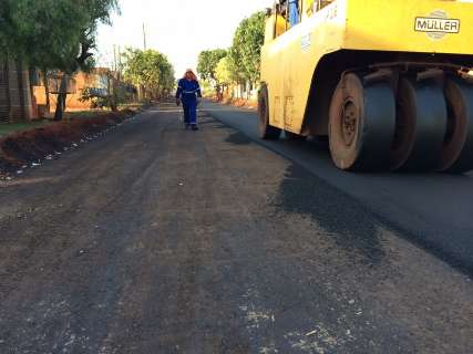 Assinada ordem de serviço liberando mais R$ 1 milhão para asfalto