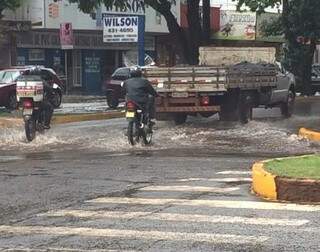 Ponta Por&atilde; tem chuva e previs&atilde;o &eacute; que chegue a Dourados no fim de semana