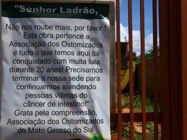 Cansada de furtos, associa&ccedil;&atilde;o apela pedindo compreens&atilde;o aos ladr&otilde;es