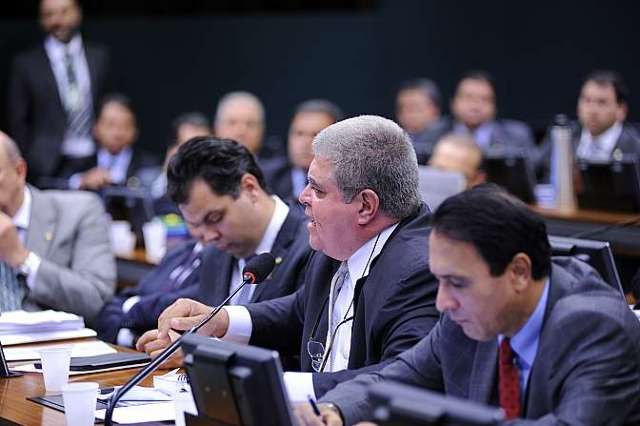 Em reuni&atilde;o da CPI da Petrobr&aacute;s, Marun &eacute; voz solit&aacute;ria em defesa de Eduardo Cunha