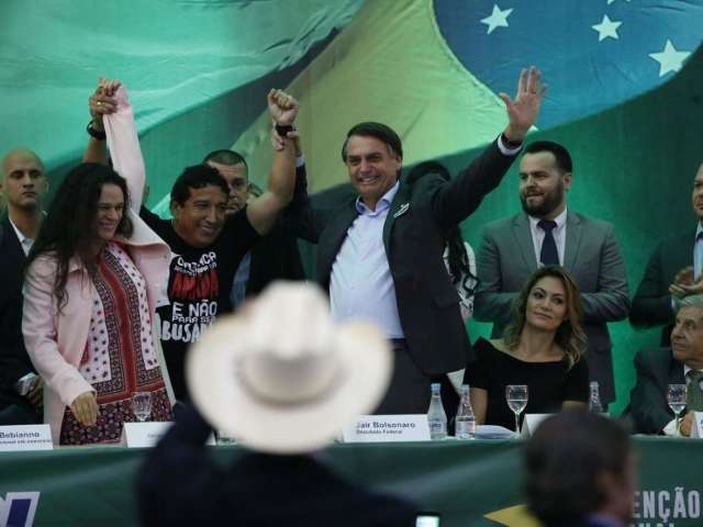 Bolsonaro &eacute; o s&eacute;timo a registrar candidatura &agrave; Presid&ecirc;ncia