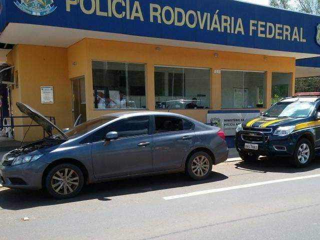 PRF Prende Dois Homens Carro Roubado E Clonado Na BR 262 Interior