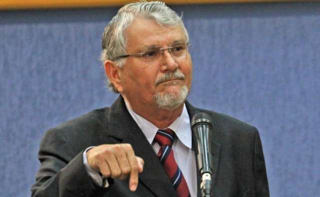 Delc&iacute;dio viabiliza cargos a aliados e esquece do PT, diz Zeca