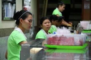 A maioria das lojas de empresários chineses estão concentradas na rua 14 de Julho. (Foto: Marcos Ermínio)