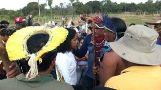 Índios Terena durante conflito na Fazenda Esperança em 2013 (Gazeta do Pantanal)