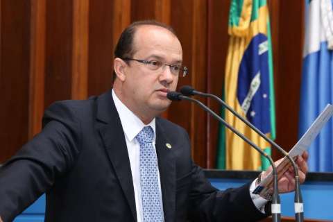 Reinaldo formaliza convite e deputado decide até 2ª se será secretário