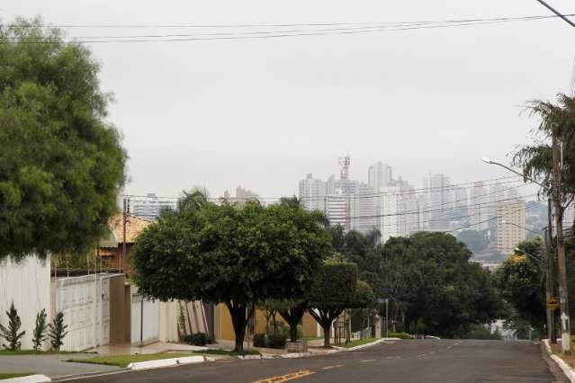 Domingo amanhece com c&eacute;u nublado e temperatura em 19&ordm;C na Capital