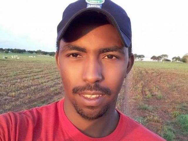 Motociclista morto carbonizado em acidente na BR-262 tinha 28  anos 