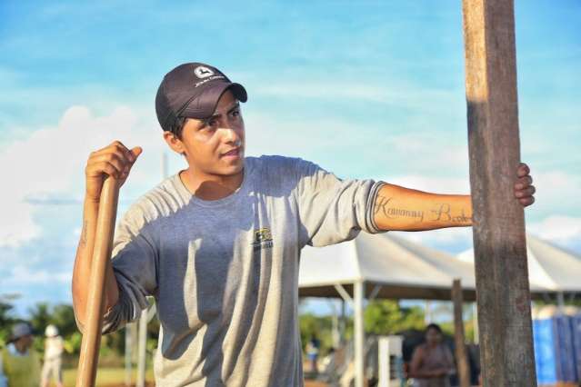 &quot;Maior dificuldade &eacute; morar embaixo de lona&quot;, diz morador de favela