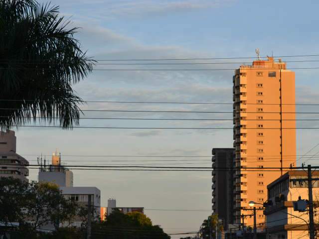  Previs&atilde;o de chuva para hoje deve elevar umidade que amanheceu abaixo dos 60%