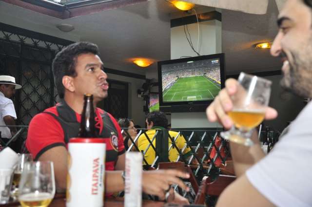 Torcedores lotam bares para ver o Brasil na Copa das Confedera&ccedil;&otilde;es