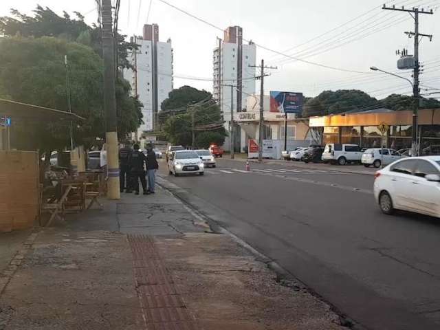 Acidente tumultua trecho j&aacute; conturbado na rua Joaquim Murtinho