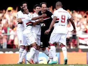 Na estreia de Ganso, S&atilde;o Paulo vence N&aacute;utico por 2 a 1