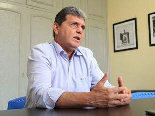 Presidente da Câmara Municipal de Campo Grande, vereador João Rocha (PSDB), durante entrevista no Campo Grande News. (Foto: Marina Pacheco).